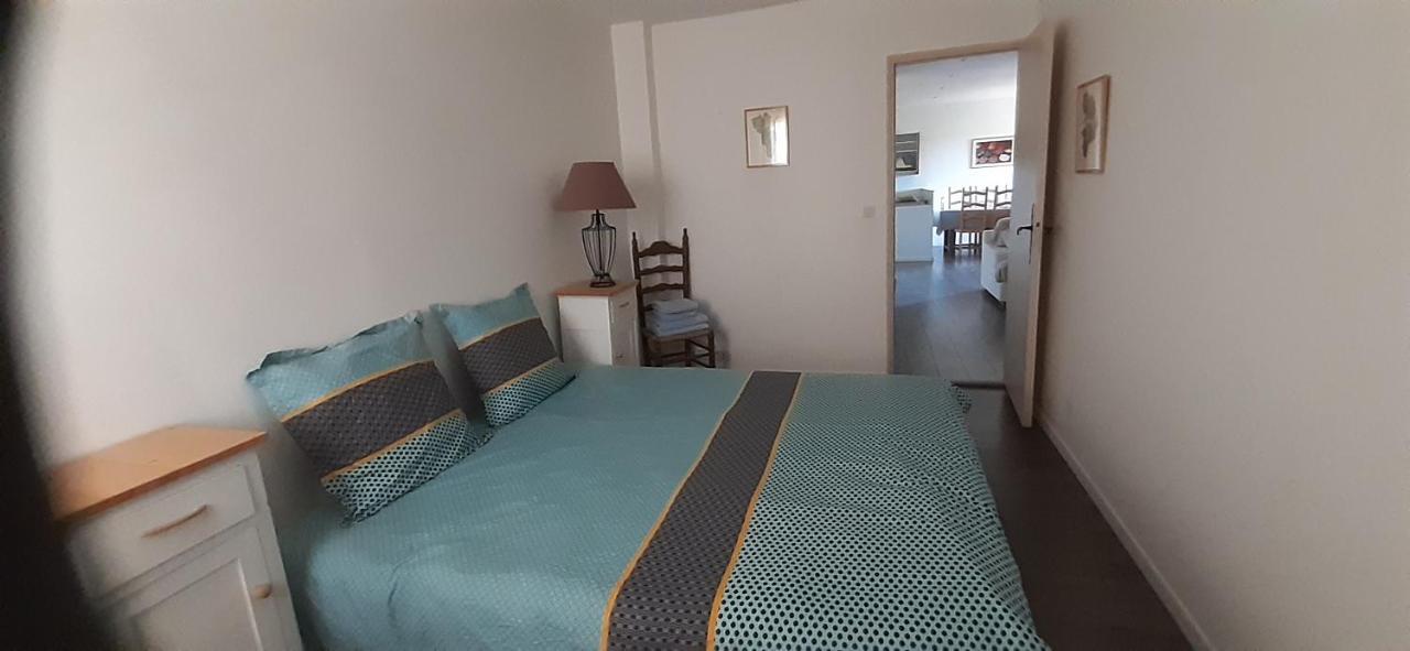 Le Gite Des Cinq Cepages Fréjus 外观 照片